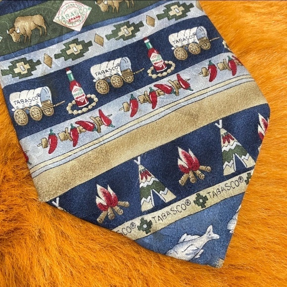 Wild west themed Tabasco sauce tie - Picture 2 of 6